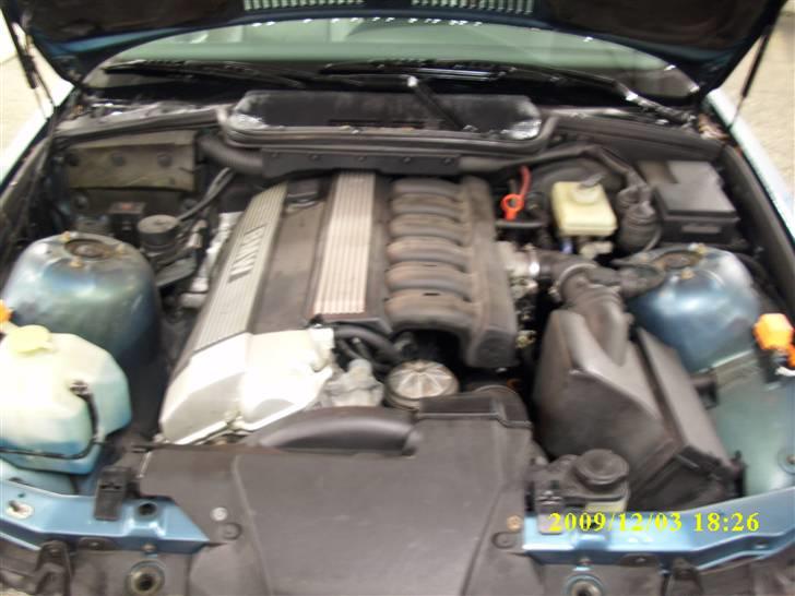 BMW 320ia Coupé individual billede 2