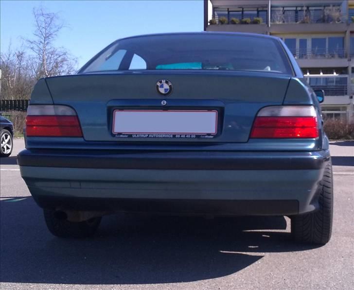 BMW 320ia Coupé individual billede 4