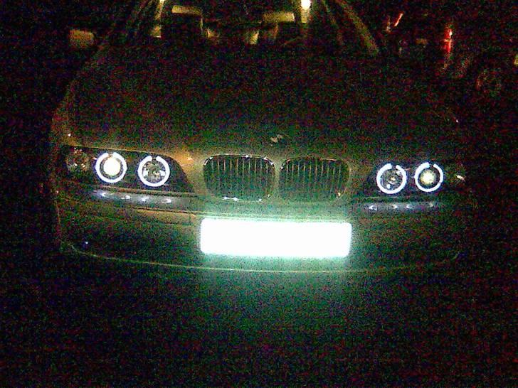 BMW 523 i E39 SOLGT  - bedre billeder kommer er taget med mobilos  billede 16