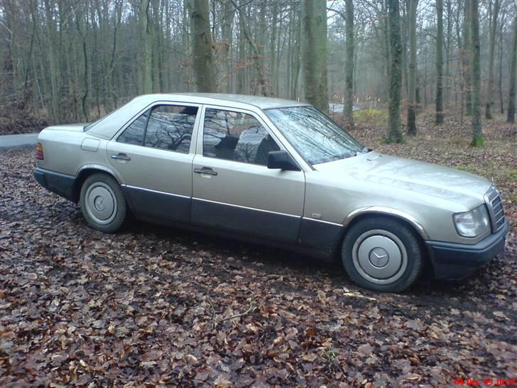 Mercedes Benz w124 250d solgt billede 2
