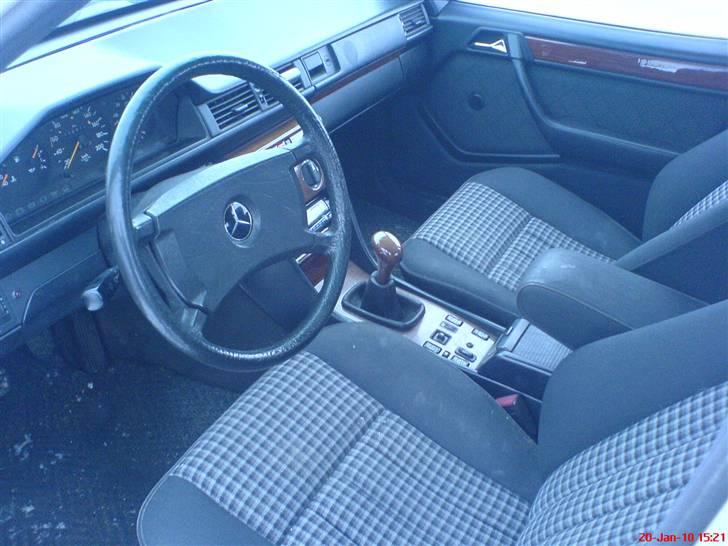 Mercedes Benz w124 250d solgt billede 8