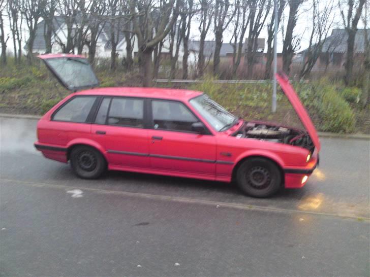 BMW 320i Touring [SOLGT] billede 8