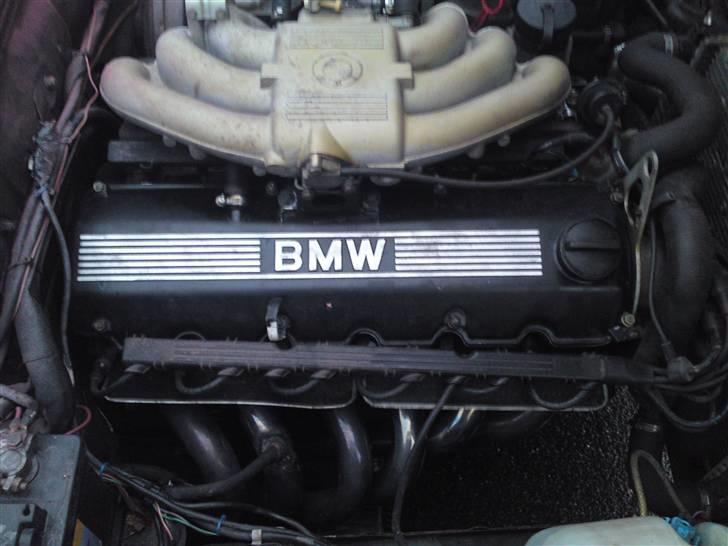 BMW 320i Touring [SOLGT] billede 10