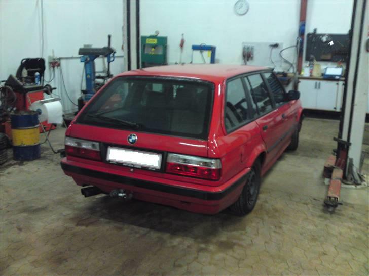 BMW 320i Touring [SOLGT] billede 19