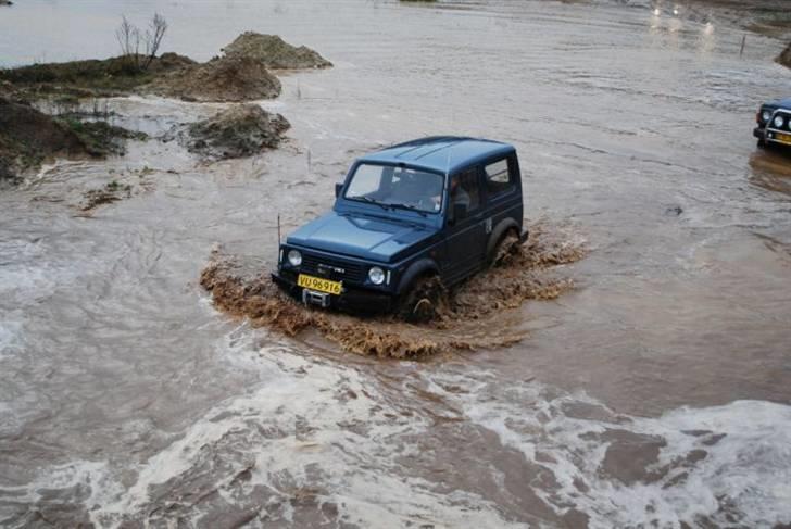 Suzuki samurai (solgt) billede 7