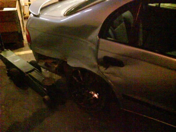 Toyota carina e 1.6 xli SOLGT ;( - det er når gamle damer ikk kan finde ud af at køre bil  billede 17