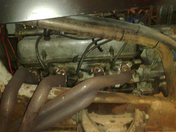 Volvo PV 544 V8 - venstre side med manifold billede 4