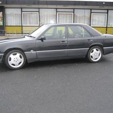 Mercedes Benz 300E 124 (SOLGT)