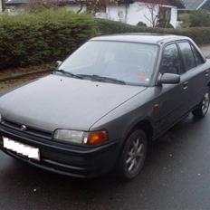Mazda 323 1,3i kat *Solgt*