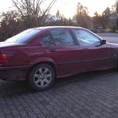 BMW e36 325i
