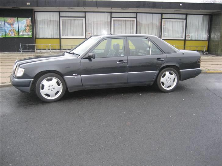 Mercedes Benz 300E 124 (SOLGT) billede 3