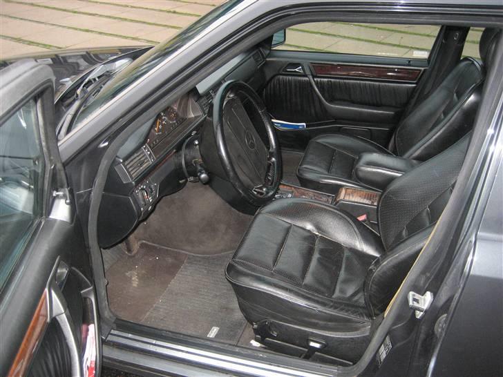 Mercedes Benz 300E 124 (SOLGT) billede 4