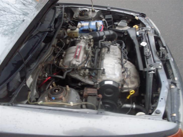 Mazda 323 1,3i kat *Solgt* billede 13