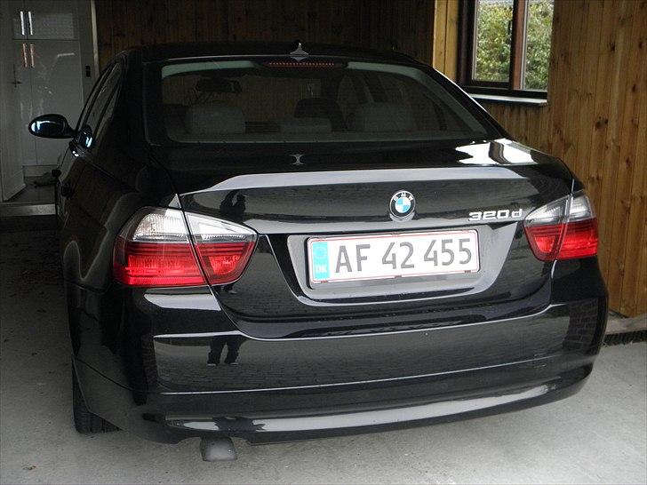 BMW E90 320d (Solgt) billede 9
