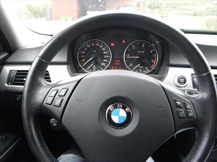 BMW E90 320d (Solgt) billede 17