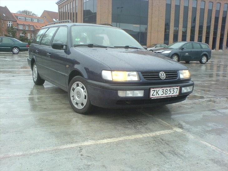 VW Passat VariantCourt SOLGT billede 3