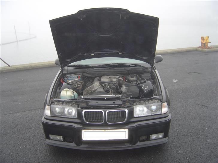 BMW E36 318IS - 160HK - SOLGT billede 1