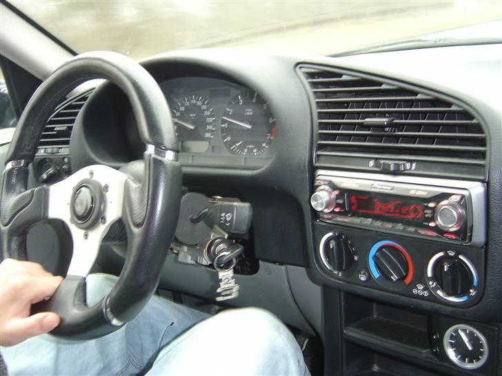 BMW E36 318IS - 160HK - SOLGT billede 9