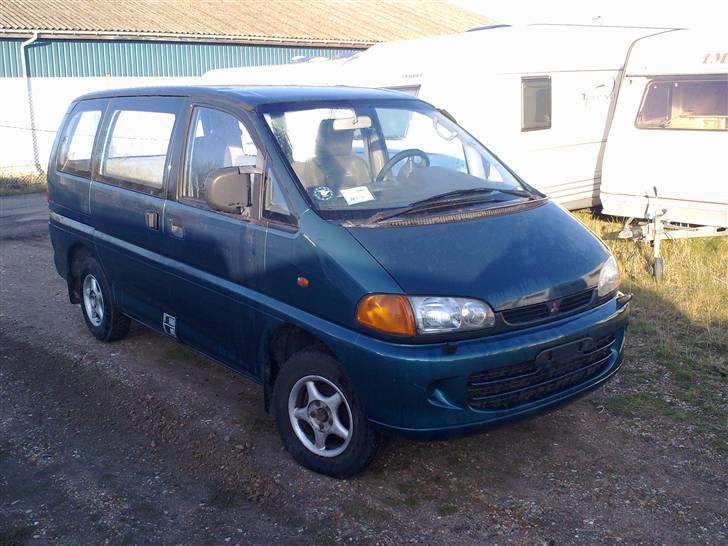 Mitsubishi Space Gear billede 1