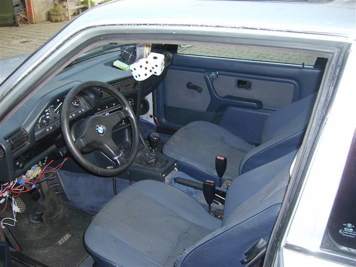 BMW E30 320I TOTALSKADET(SNE) billede 6