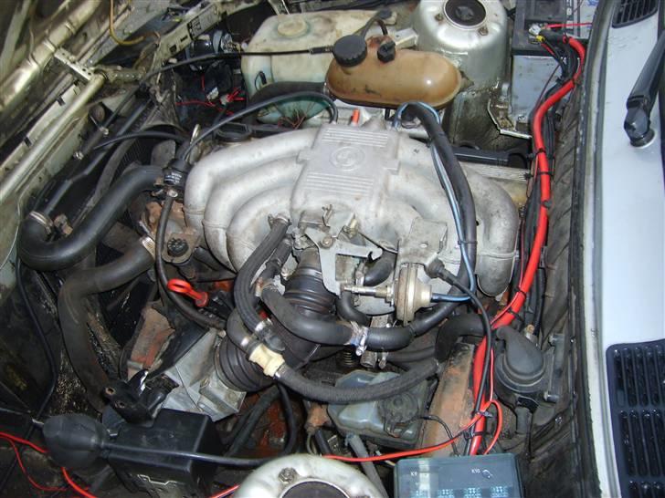 BMW E30 320I TOTALSKADET(SNE) billede 7