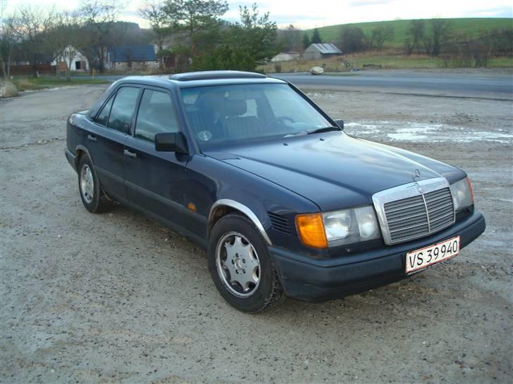 Mercedes Benz 300d 124 solgt billede 3
