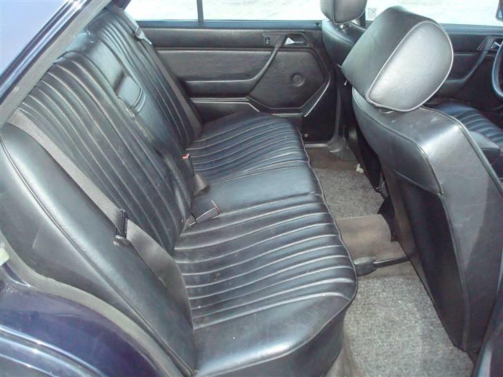 Mercedes Benz 300d 124 solgt billede 8