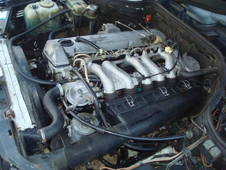 Mercedes Benz 300d 124 solgt billede 11