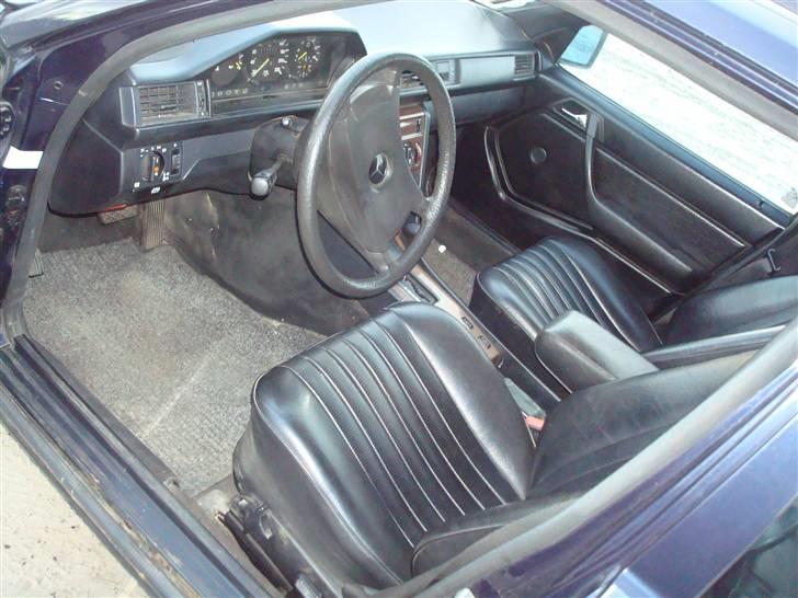 Mercedes Benz 300d 124 solgt billede 13