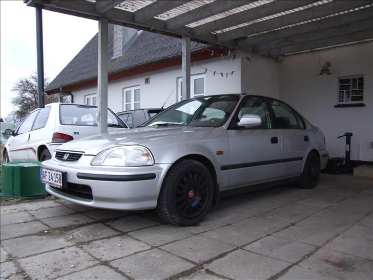 Honda Civic 1,5i LS 4d. -SOLGT- - Nu sænket og med alu´er. billede 1