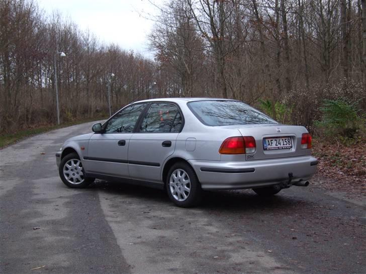 Honda Civic 1,5i LS 4d. -SOLGT- billede 2