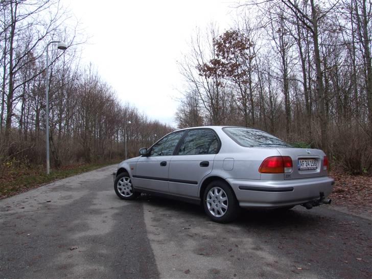 Honda Civic 1,5i LS 4d. -SOLGT- billede 3