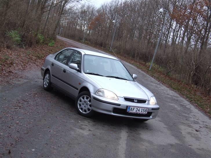 Honda Civic 1,5i LS 4d. -SOLGT- billede 10