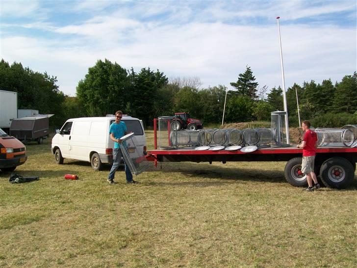 VW Transporter - Traktortræk i Lemvig. Porteren blev lige sat for halmvognen billede 7
