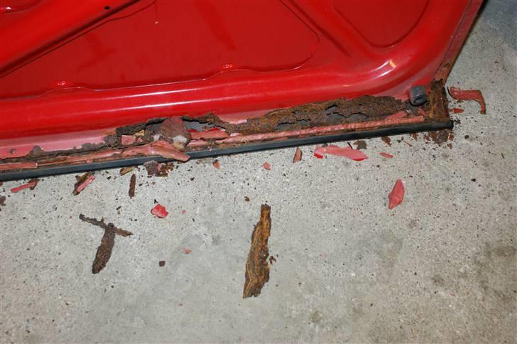 Toyota Mr2  (aw11) *SOLGT* - Den gamle bagklap så fin, og blank ud udvendig...meeeen indvendig var den helt væk! billede 10