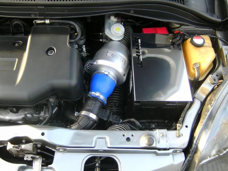 Suzuki Swift DDiS SOLGT - Motorrum, Green Storm luft filter samt battericover billede 17