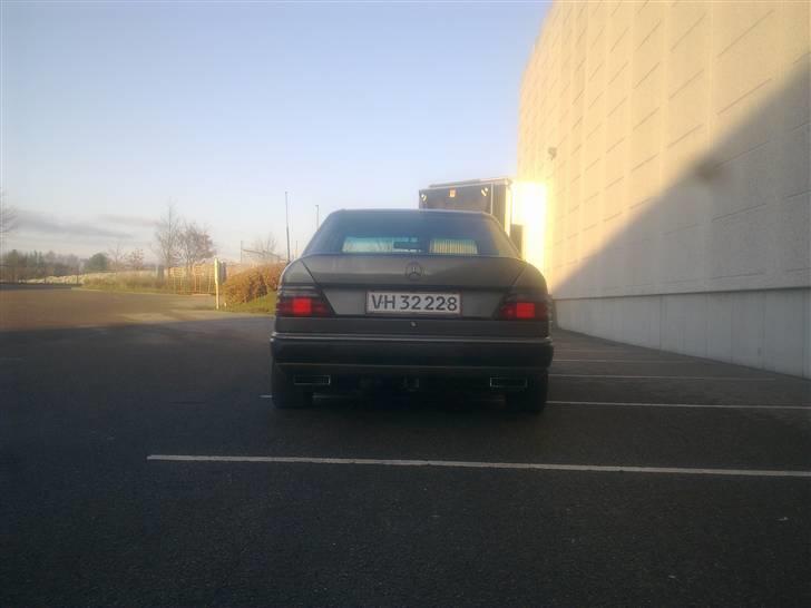 Mercedes Benz 300 E billede 2