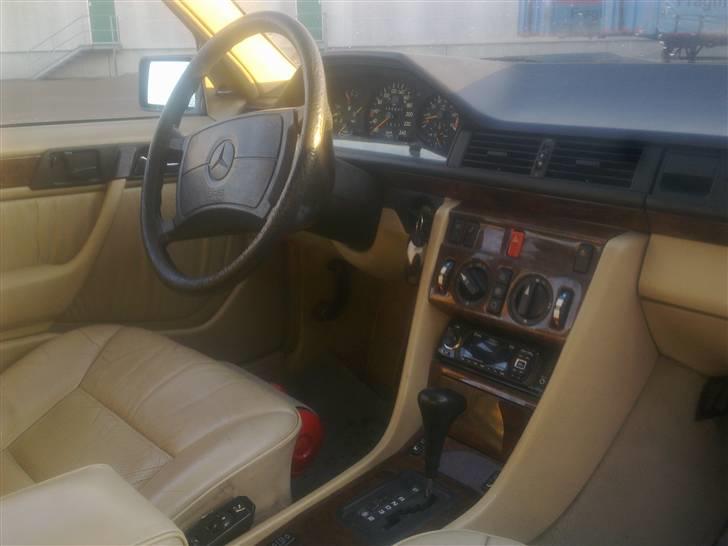 Mercedes Benz 300 E billede 6