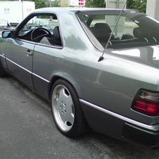 Mercedes Benz 230 CE  Solgt