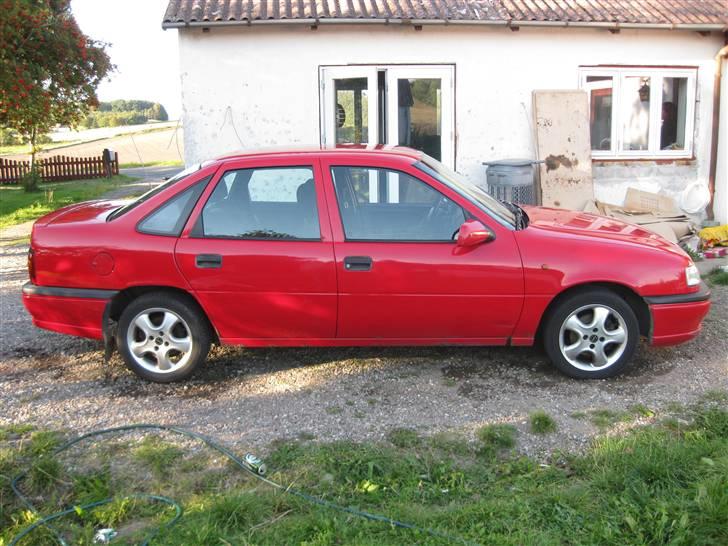 Opel Vectra 2,0i 16v Død - Som bilen så ud da jeg købte den. billede 3