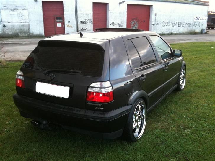 VW Golf III VR6 TOTAL SKADET billede 9