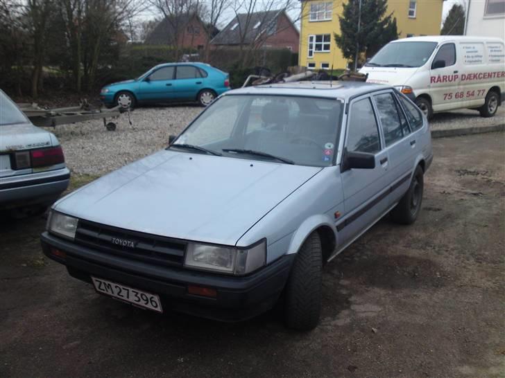 Toyota Corolla Liftback (CE80) - Større hjul billede 3
