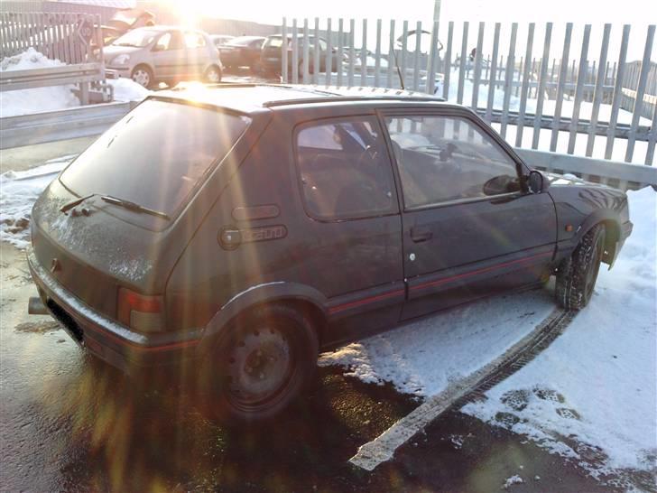 Peugeot 205 1,9 GTI  "SOLGT" billede 18