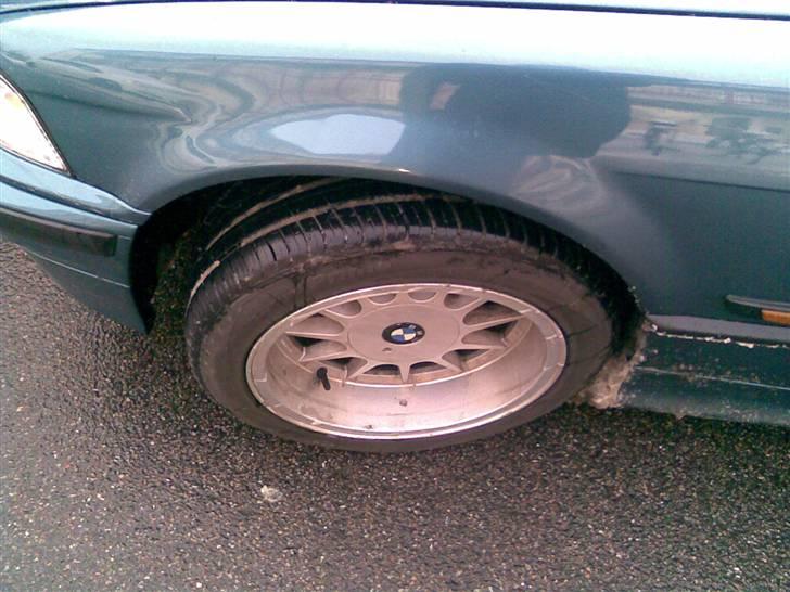 BMW 320ia Coupé individual - Beskidt fælgkant !! billede 11