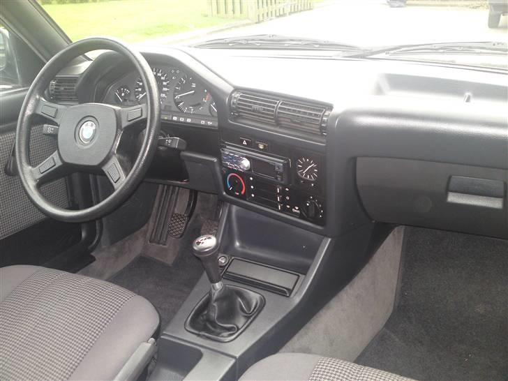 BMW 320i *solgt* billede 4