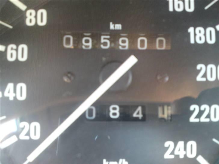 BMW 320i *solgt* billede 5