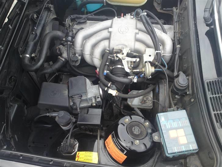 BMW 320i *solgt* billede 6