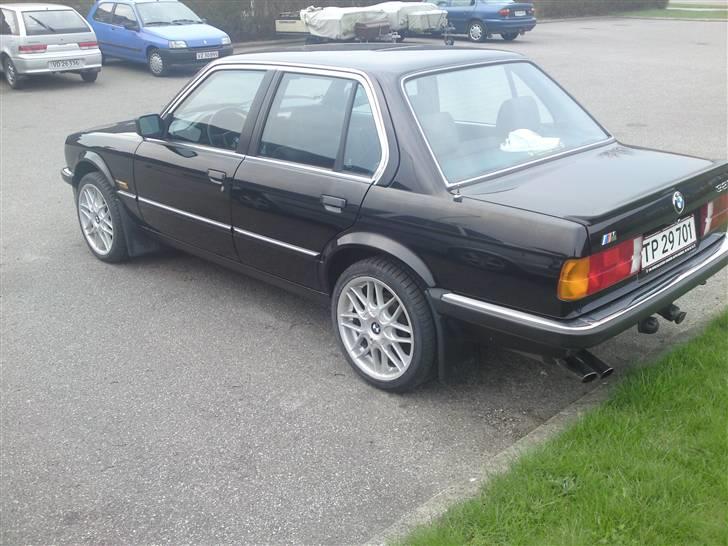 BMW 320i *solgt* billede 8