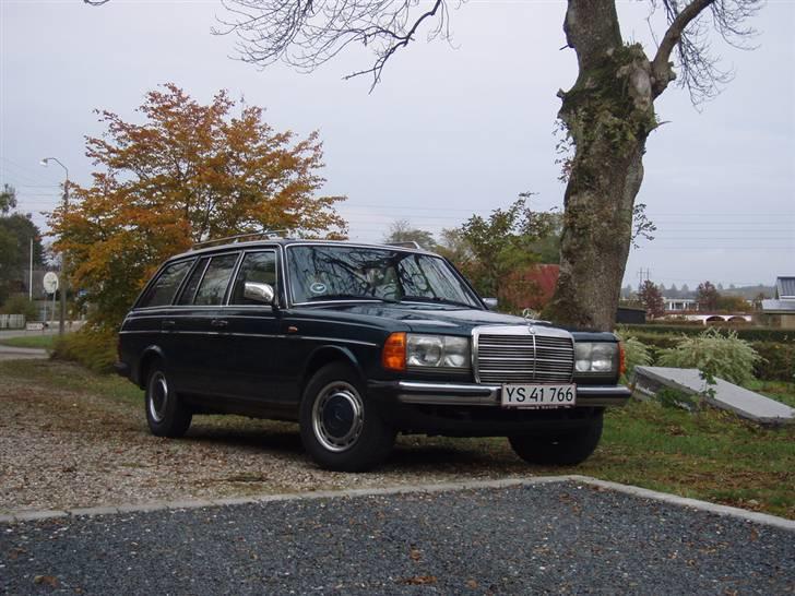 Mercedes Benz W123 300TD billede 1