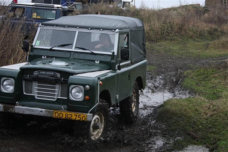 Land Rover 88"er serie III - østby , landrover dag . kalenderbilled i 2010 billede 8